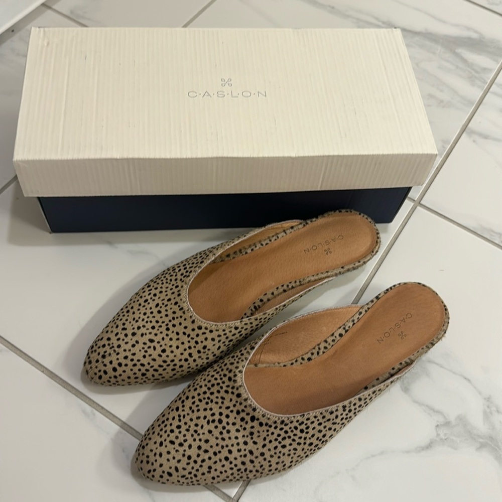 Caslon spotted printed calf hair mule